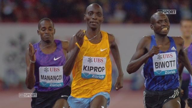 1500 m messieurs. Asbel Kiprop (KEN), le champion du monde, déborde tout le monde (3’35’’79)