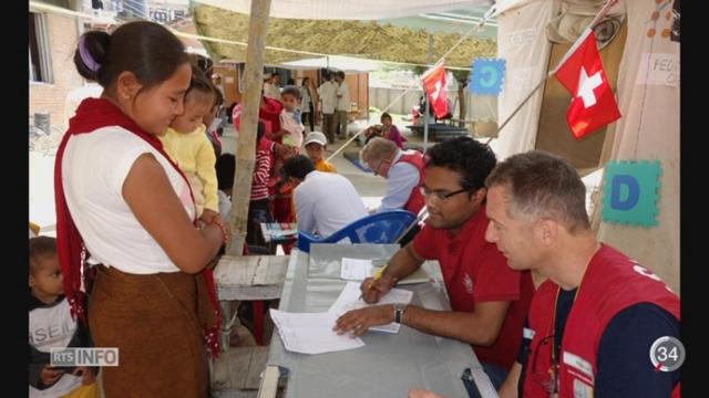 Séisme au Népal: l'effort de la Suisse se marque aussi par le corps d'aide humanitaire
