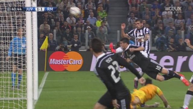 Juventus - Real Madrid (1-1): Transversale du Real Madrid ! James Rodrigues est tout proche de donner l’avantage aux Merengues d’une tête plongeante