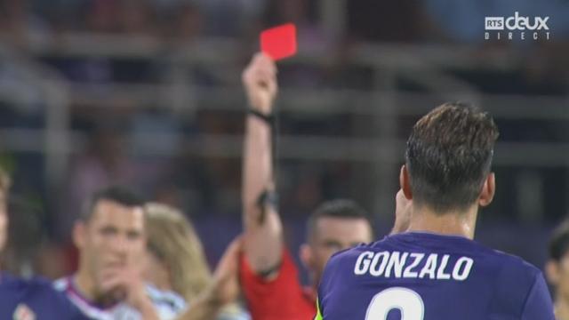 Fiorentina - FC Bâle (1-0). 66e minute: carton rouge pour le capitaine florentin pour faute sur Embolo