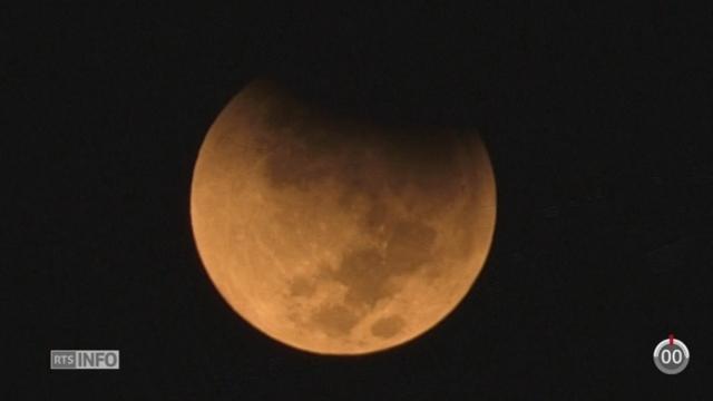 La lune devenue rouge sang a fait le bonheur des amateurs d'astronomie