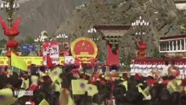 Parade pour les 50 ans de la région autonome du Tibet