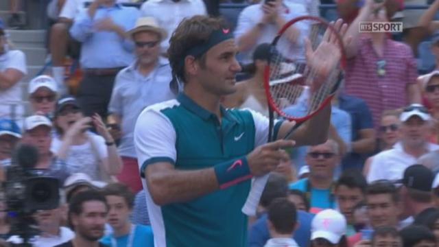 1er tour. Leonardo Mayer (ARG) – Roger Federer (SUI-2) (1-6 2-6 2-6). Le match se finit par un jeu très rapide et Federer s’impose en 1h18mn