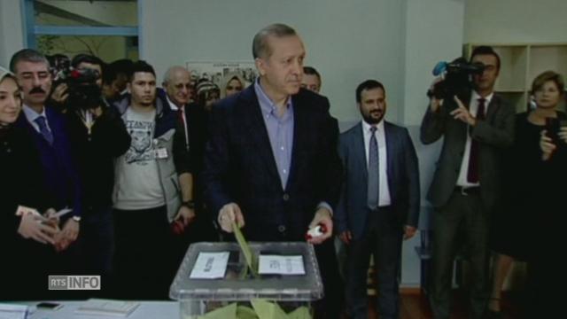 Politiciens turcs aux urnes