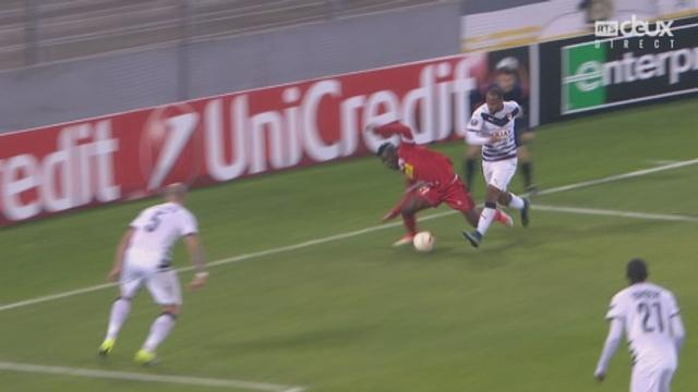 FC Sion - Bordeaux (0-0): Assifuh est bousculé dans la surface mais l'arbitre ne siffle pas de penalty