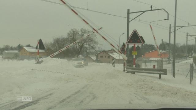 Congères et verglas sur les routes vaudoises