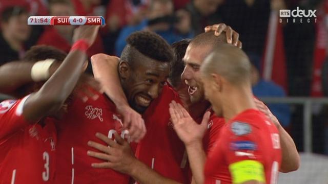 Suisse - St-Marin (4-0). 2e penalty, cette fois pour faute sur Schär. Cette fois, c’est Djourou, qui transforme