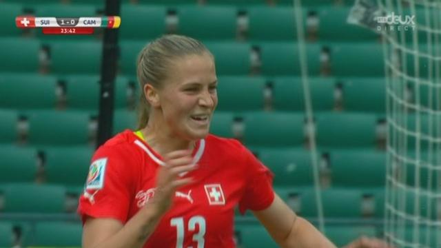 Groupe C, Suisse - Cameroun (1-0): ouverture du score pour la Suisse! Ana Maria Crnogorcevic donne une longueur d'avance aux Suissesses