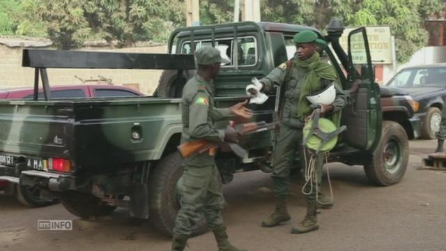 Les forces de l'ordre sur les lieux de l'attaque à Bamako