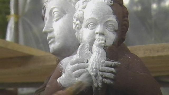 Fontaine de la Vierge à Delémont. [RTS]