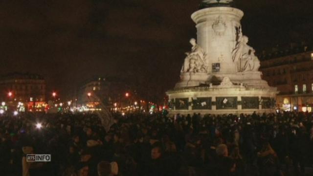 Des milliers de personnes dans la rue à Paris