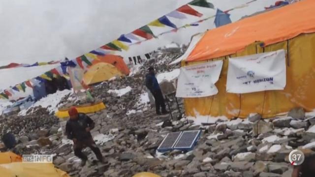 Népal - Séisme: des alpinistes se sont retrouvés bloqués en pleine ascension de l'Everest