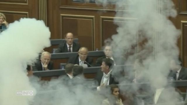 Du gaz lacrymogène répandu au Parlement au Kosovo