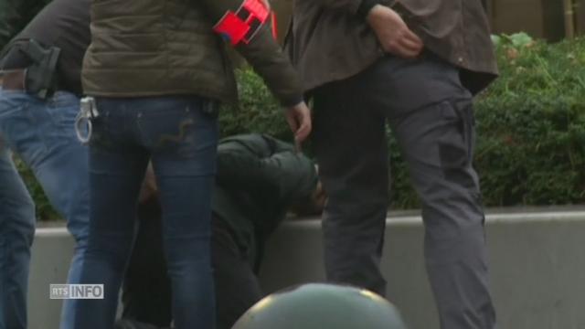 Images de l'arrestation d'une personne en Belgique en lien avec les attentats de Paris