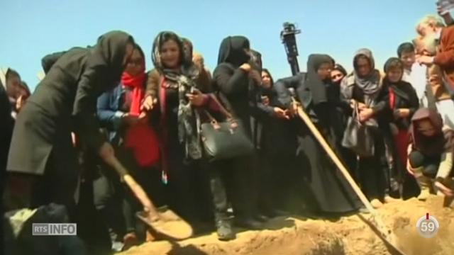 La jeune Afghane battue à mort a été portée en terre par des femmes à Kaboul