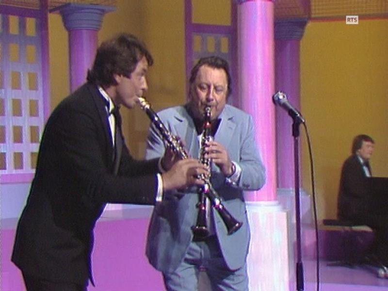 Raymond Devos et Christian Morin joue Dardanella à la clarinette en 1983. [RTS]