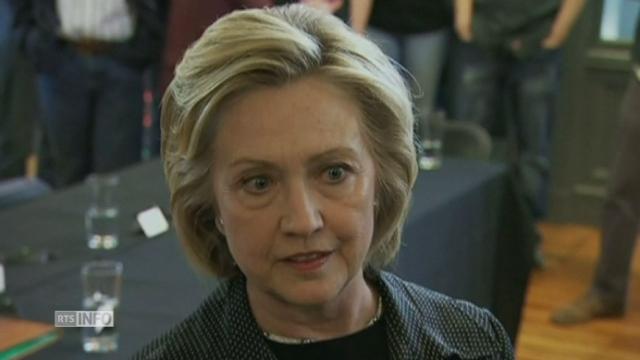 Hillary Clinton parle de ses e-mails à la presse