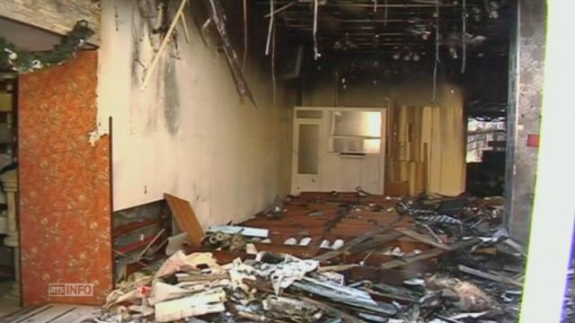 Dégâts après le bombardement de l'aéroport de Donetsk