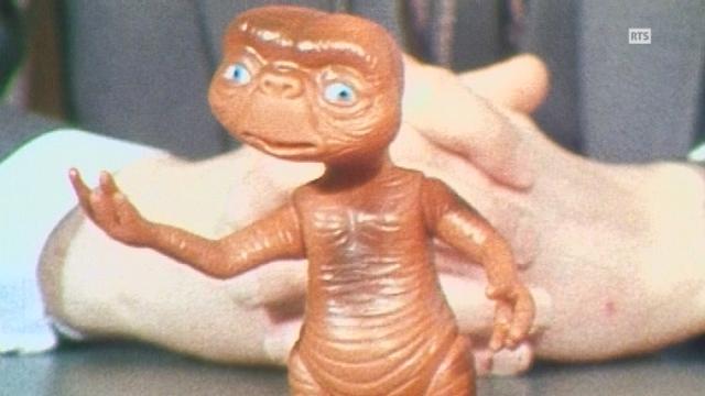 La poupée E.T. l'Extraterrestre s'arrache après la sortie du film.