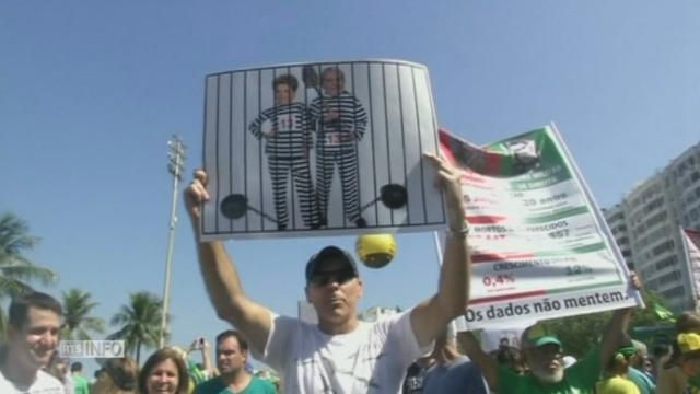 Des dizaines de milliers de Brésiliens manifestent contre Dilma Roussef