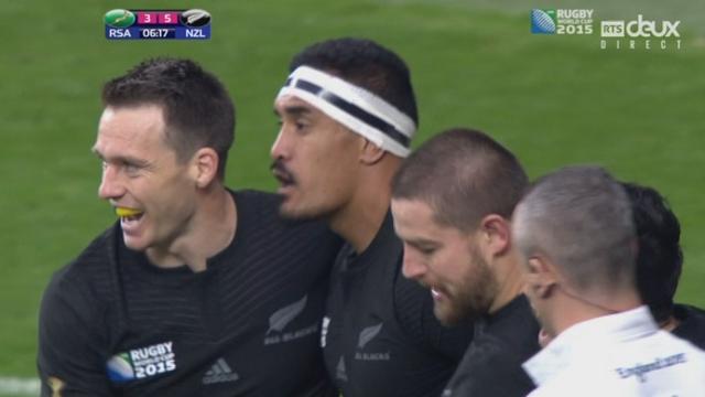 Afrique du Sud - Nouvelle-Zélande (3-7) : Jerome Kaino marque le premier essai du match et Dan Carter transforme