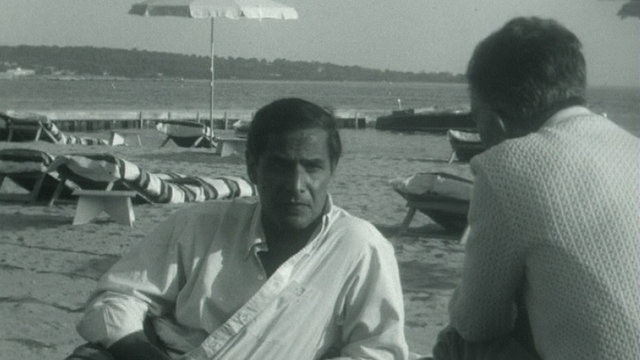 Nico Papatakis présente son film au festival de Cannes 1963. [RTS]