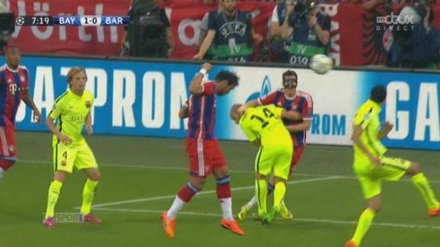 Bayern Munich - FC Barcelone (1-0): ouverture du score pour le Bayern Munich! Benatia lance ce match retour avec une magnifique tête