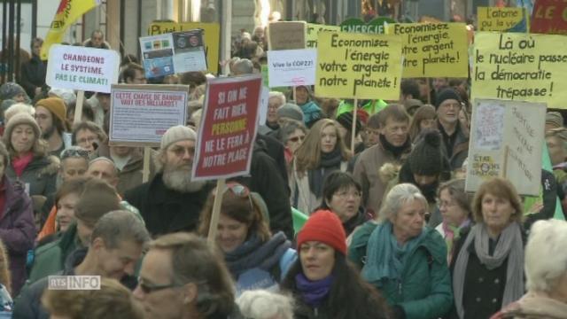 Plus de 3000 Genevois marchent pour le climat avant la COP21 de Paris