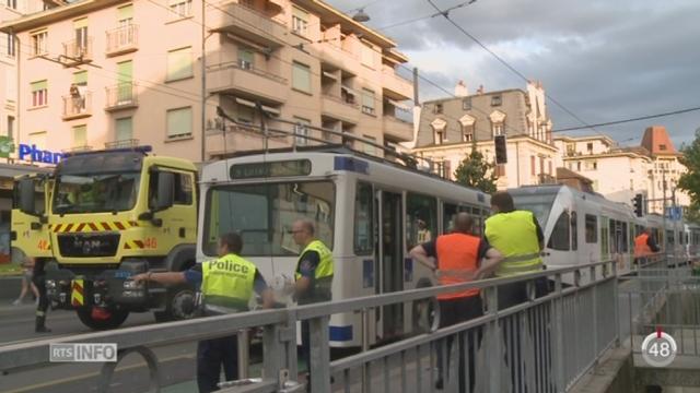 VD: une collision entre un bus et un train Lausanne-Echallens-Bercher a fait 8 blessés