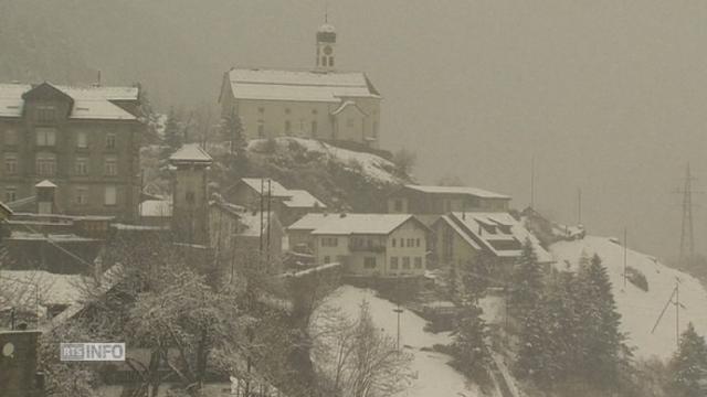 La fameuse petite église de Wassen sous la neige