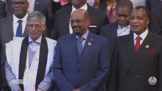 Le président soudanais Omar Hassan el-Bachir est assigné à résidence