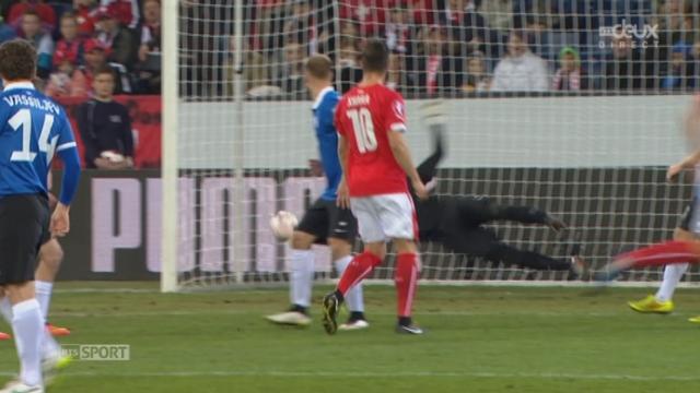 Groupe E, Suisse - Estonie (1-0): Fabian Schär ouvre le score pour l'équipe de Suisse grâce à une tête imparable au second poteau