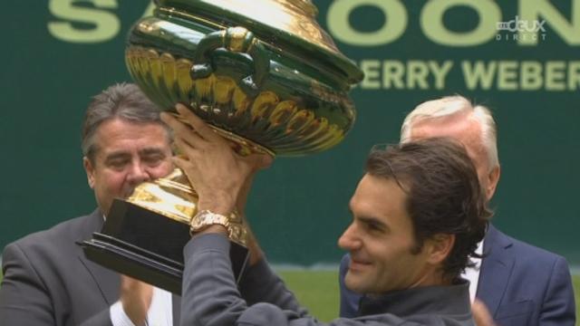 Finale messieurs, Roger Federer (SUI) - Andreas Seppi (ITA) (7-6, 6-4): Federer remporte le trophée de Halle pour la 3e année consécutive
