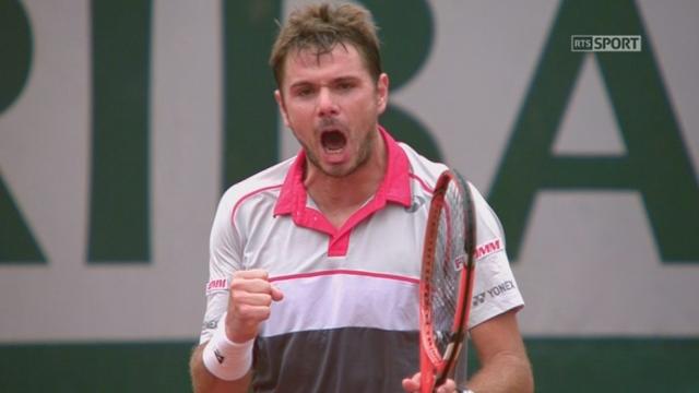 1-8 messieurs, Stan Wawrinka (SUI-8] - Gilles Simon (FRA-12] (6-1 6-4 6-2). Wawrinka ne laisse aucune chance à Simon et attend Federer ou Monfils en 1-4!