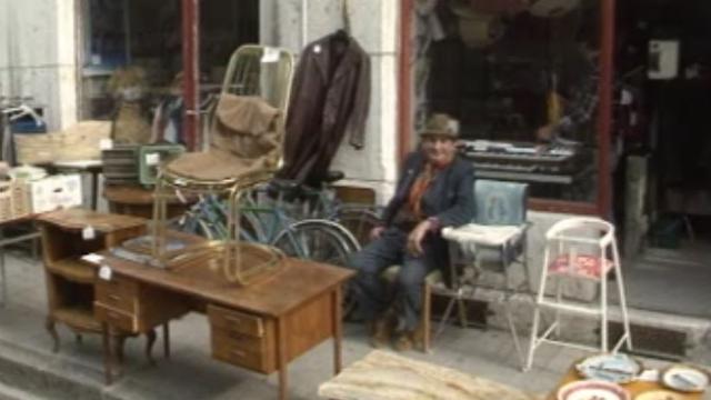 Le quartier des Pâquis à Genève organise un vide-grenier "La rue est à vous".