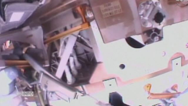 Sortie de deux astronautes américains dans l'espace