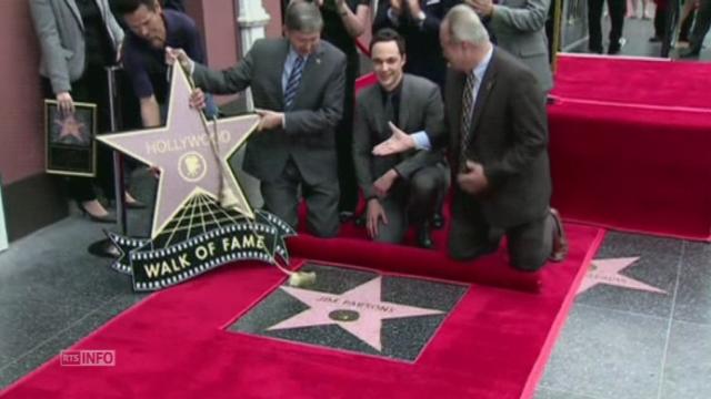 Jim Parsons de la série "The Big Bang Theory" étoilé à Hollywood