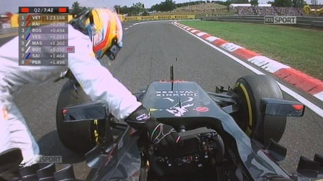 Q2. Problème pour Alonso, arrêté au milieu de la piste