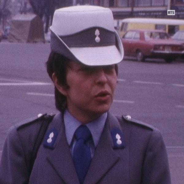 Agente de police à Genève en 1976. [RTS]