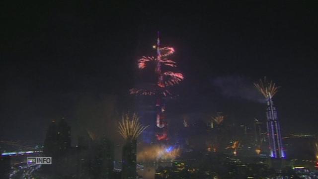L'année 2015 accueillie par des festivités à travers le monde