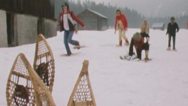 Première marche suisse de raquettes à neige, Diablerets 1981. [RTS]