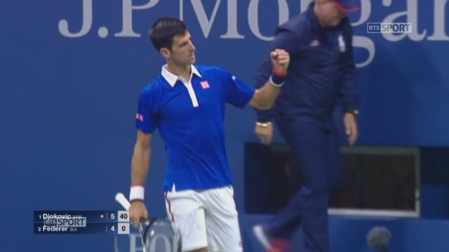 Finale messieurs. Novak Djokovic [SRB-1] - Roger Federer [SUI-2] (6-4). Le Serbe remporte la 1re manche en 42 minutes
