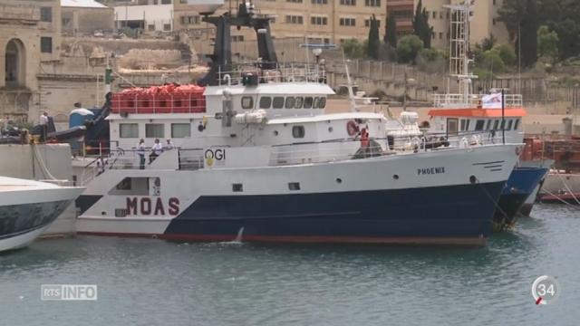 Migrants en Méditerranée: un couple crée sa propre ONG, nommée "MOAS", pour aider les migrants