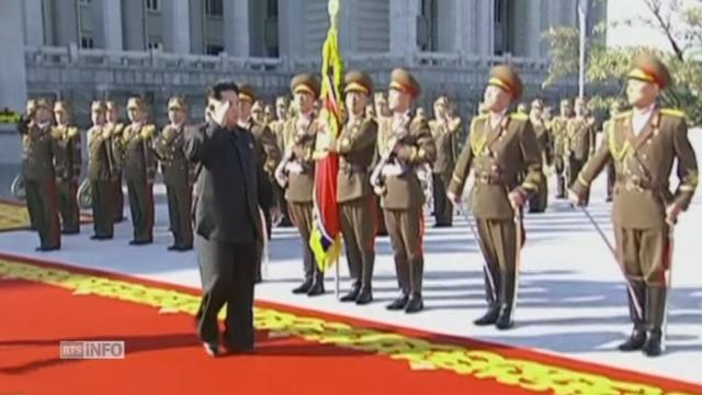 Inspection des troupes par Kim Jong-Un