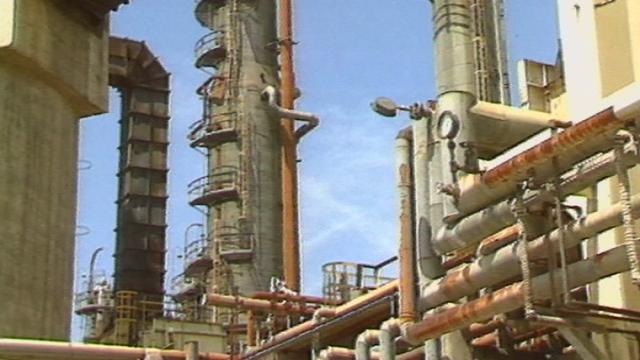 La raffinerie de Collombey en 1990. [RTS]