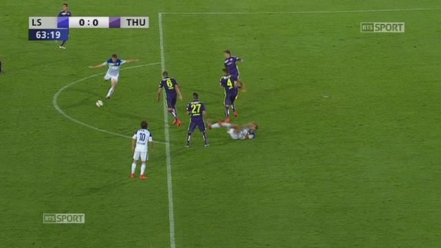 1-16 Lausanne (CL) - Thoune (SL) (0-0). 64e minute: Les Lausannois réclament penalty pour cette main de Bürki (Thoune)