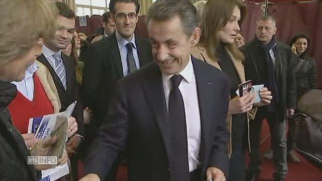 Les Sarkozy votent (et font des selfies !)