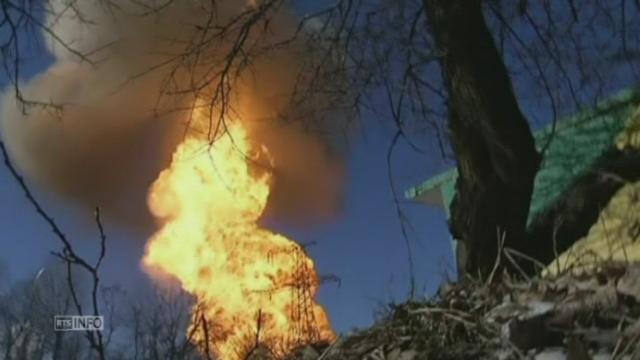 Un pipeline en feu dans l'est de l'Ukraine