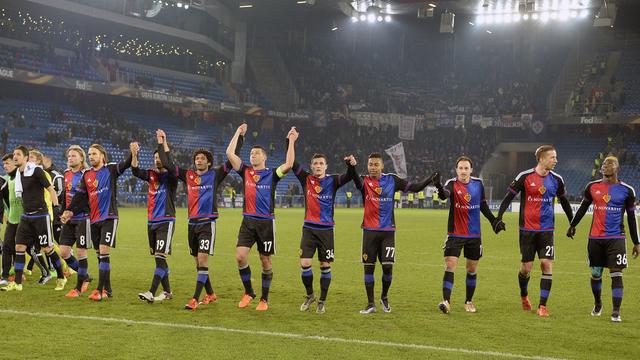 Les joueurs du FC Bâle après leur match (résultat: 2-2) du 26 novembre 2015 contre la Fiorentina comptant pour l'UEFA Europa League.