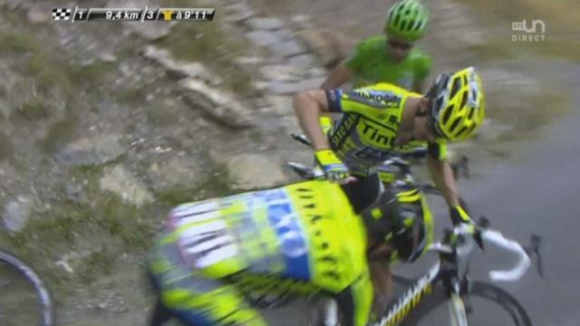 17e étape, Digne-les-Bains - Pra Loup: problème de roue pour Contador arrêté au bord de la route